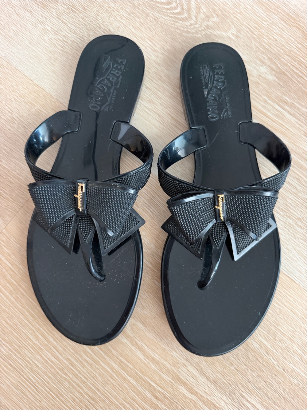 Salvatore Ferragamo Black Bow Jelly Thong Flip Sandals